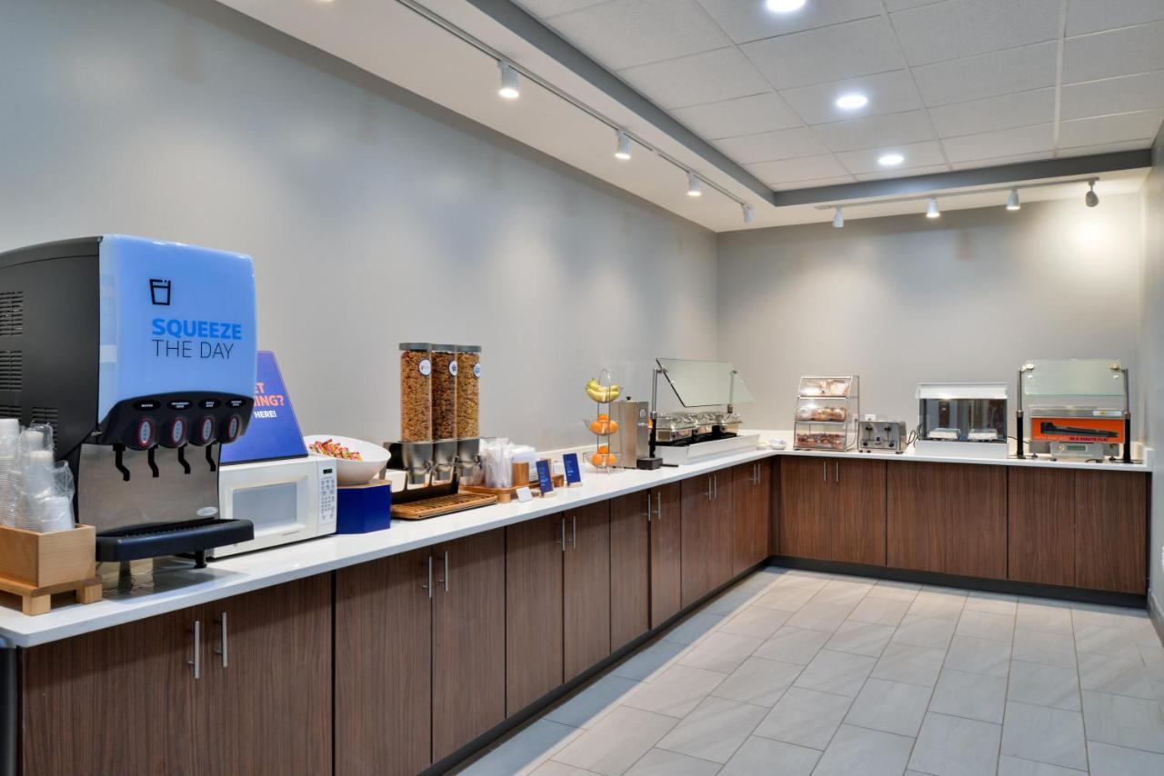 Holiday Inn Express Winston-Salem Medical Ctr Area Екстериор снимка