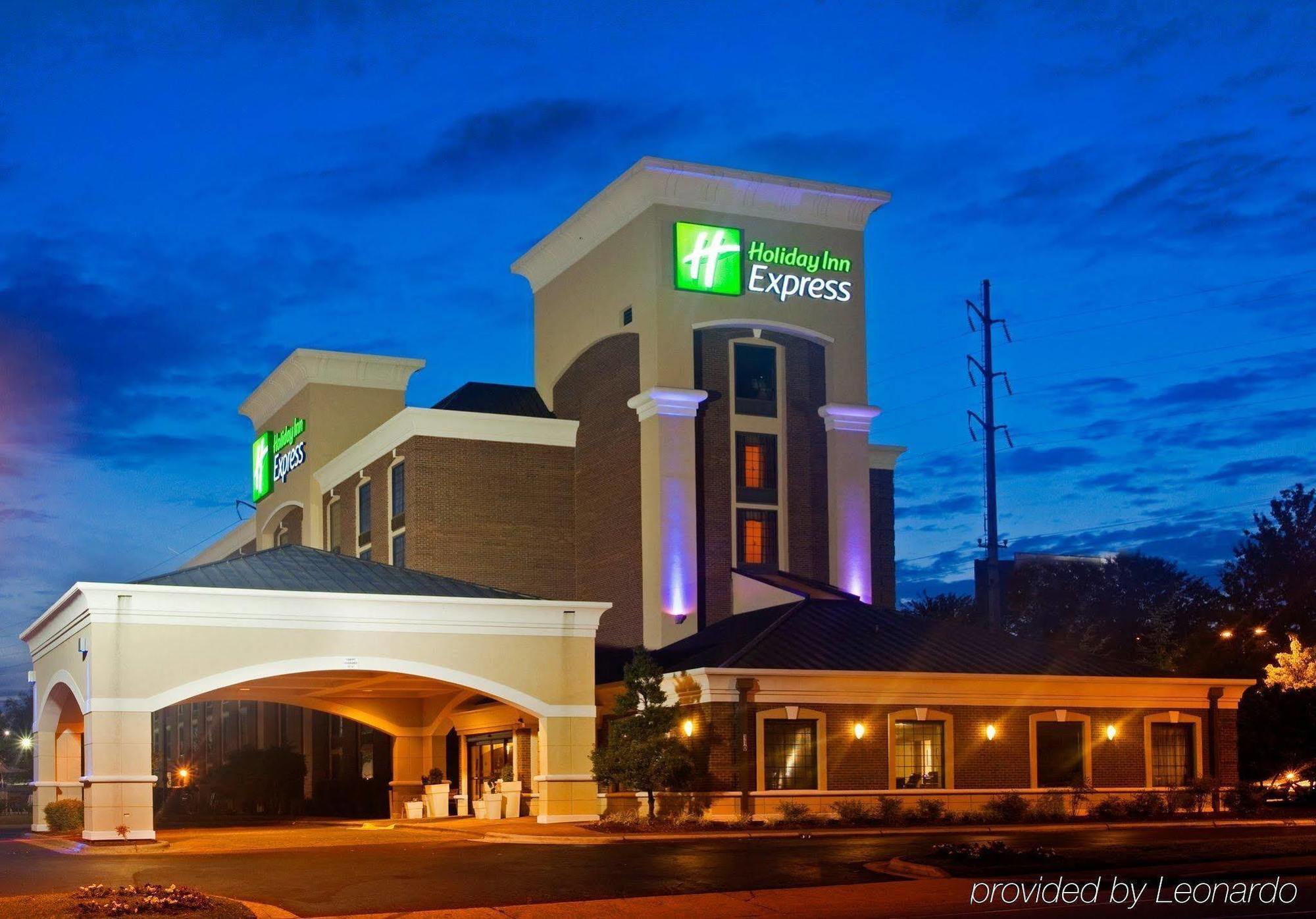 Holiday Inn Express Winston-Salem Medical Ctr Area Екстериор снимка